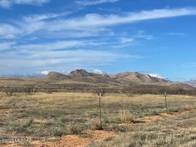 East Parker Ranch Road Willcox, AZ 85643 - Photo 5 of 12 a view of a yard with an ocean