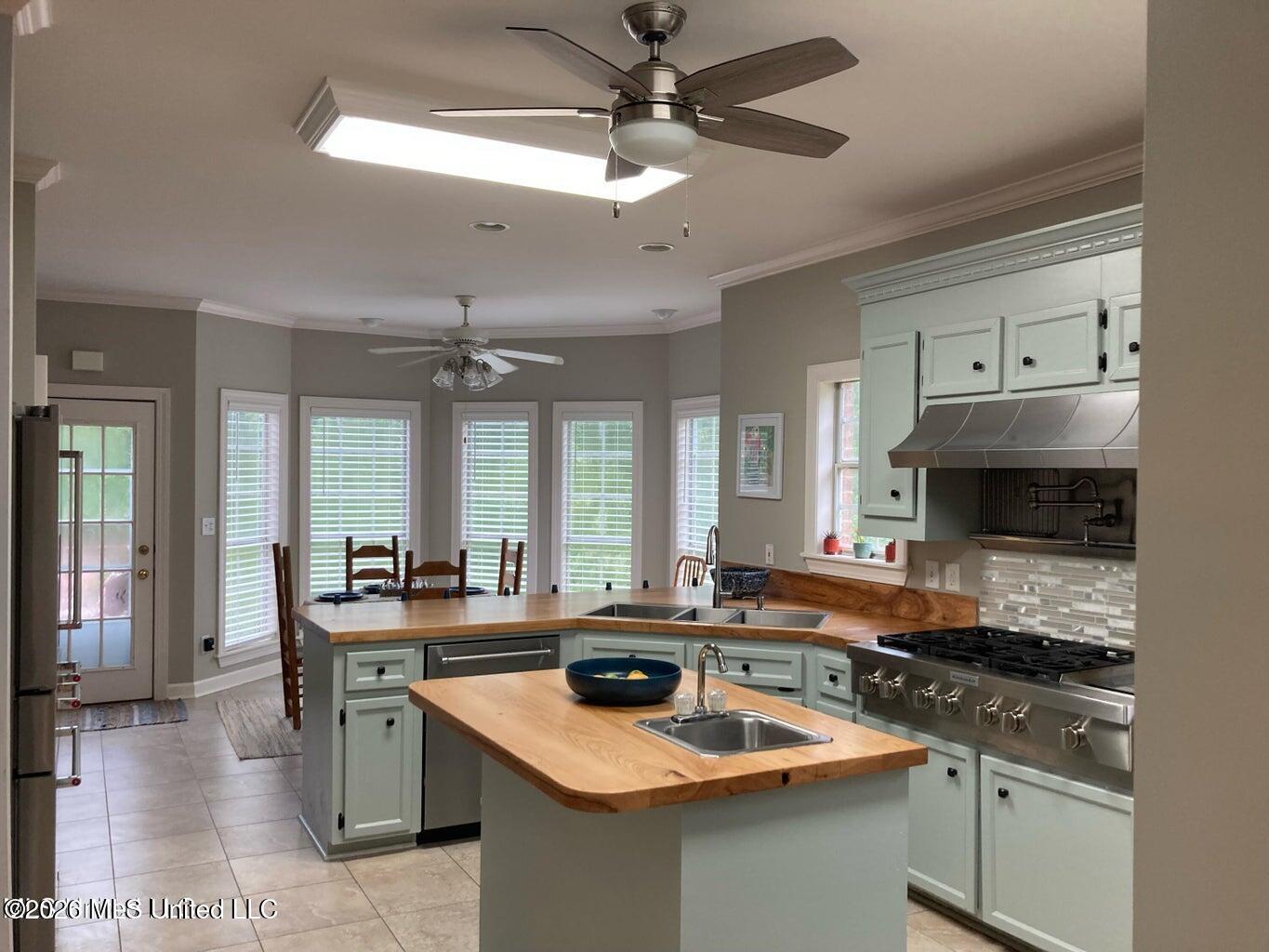 307 Warwick Road Clinton, MS 39056 - Photo 8 of 51 20230123162931152985000000-o