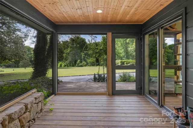 a house view with a outdoor space
