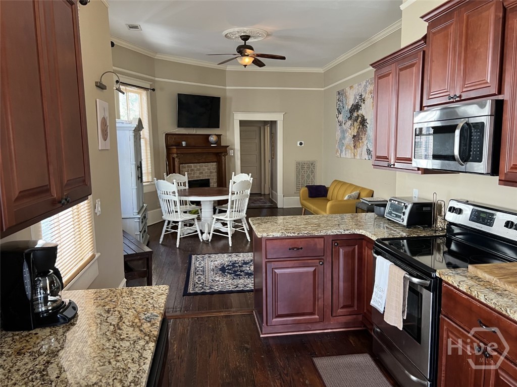 107 West 37th Street Savannah, GA 31401 - Photo 11 of 20