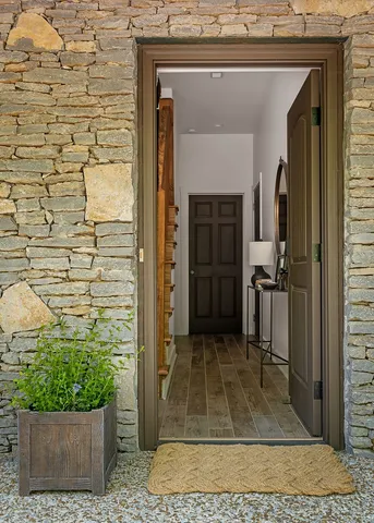 a view of entryway and hall