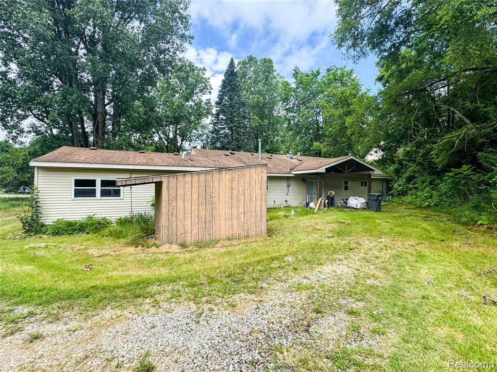 7889 Chilson Road Pinckney, MI 48169 - Photo 2 of 14