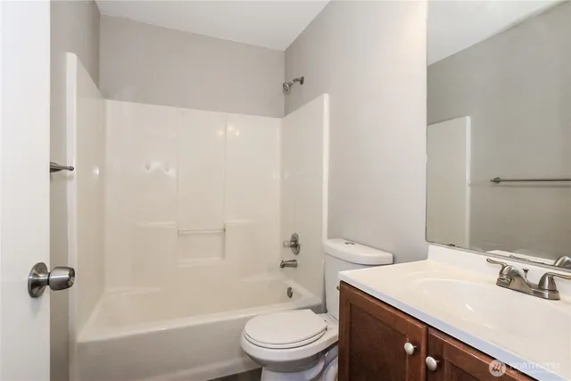 $3,015 | 20112 12th Avenue East, Spanaway, WA 98387