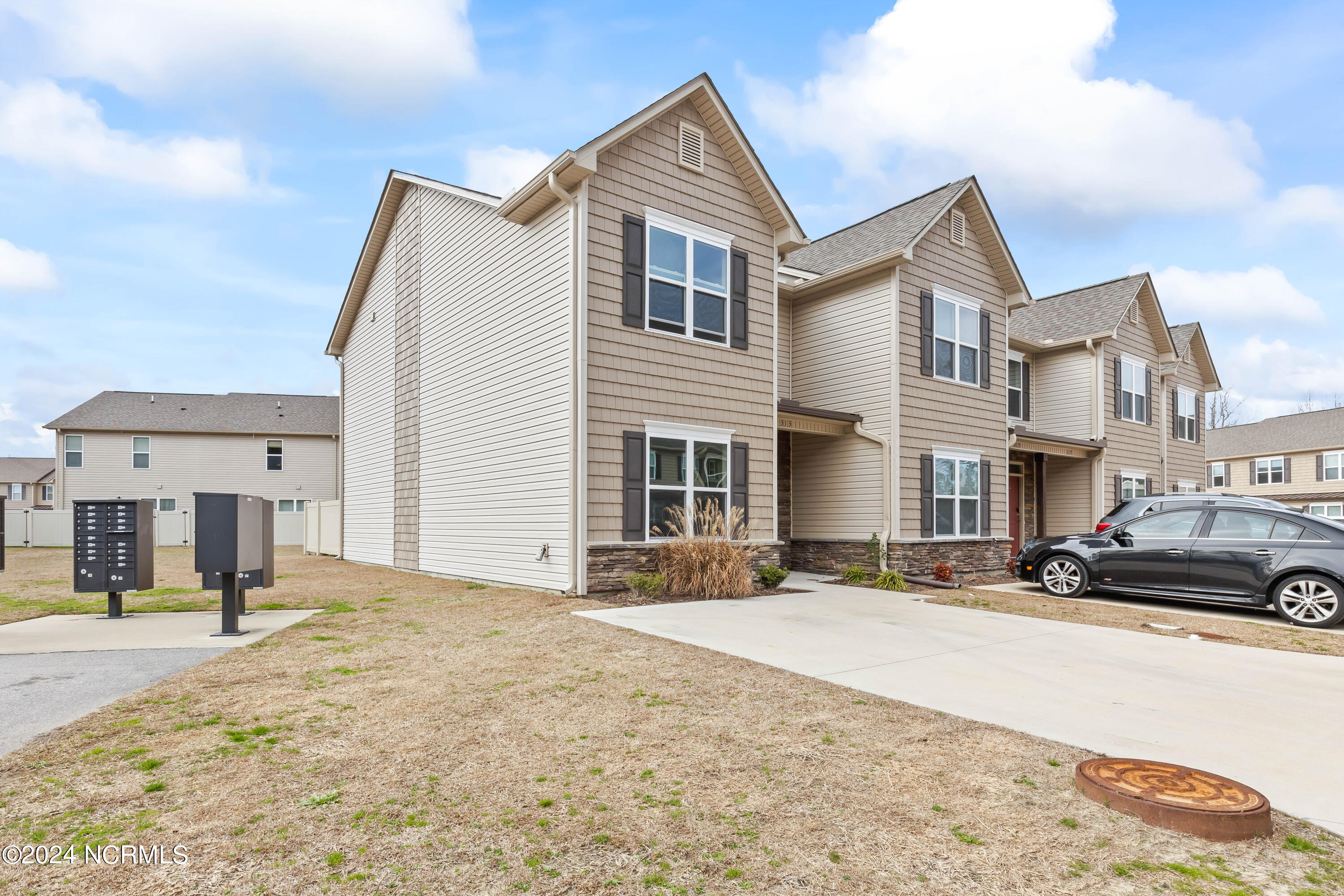 313 Glenellen Loop Road Midway Park, NC 28544 - Photo 2 of 23 2