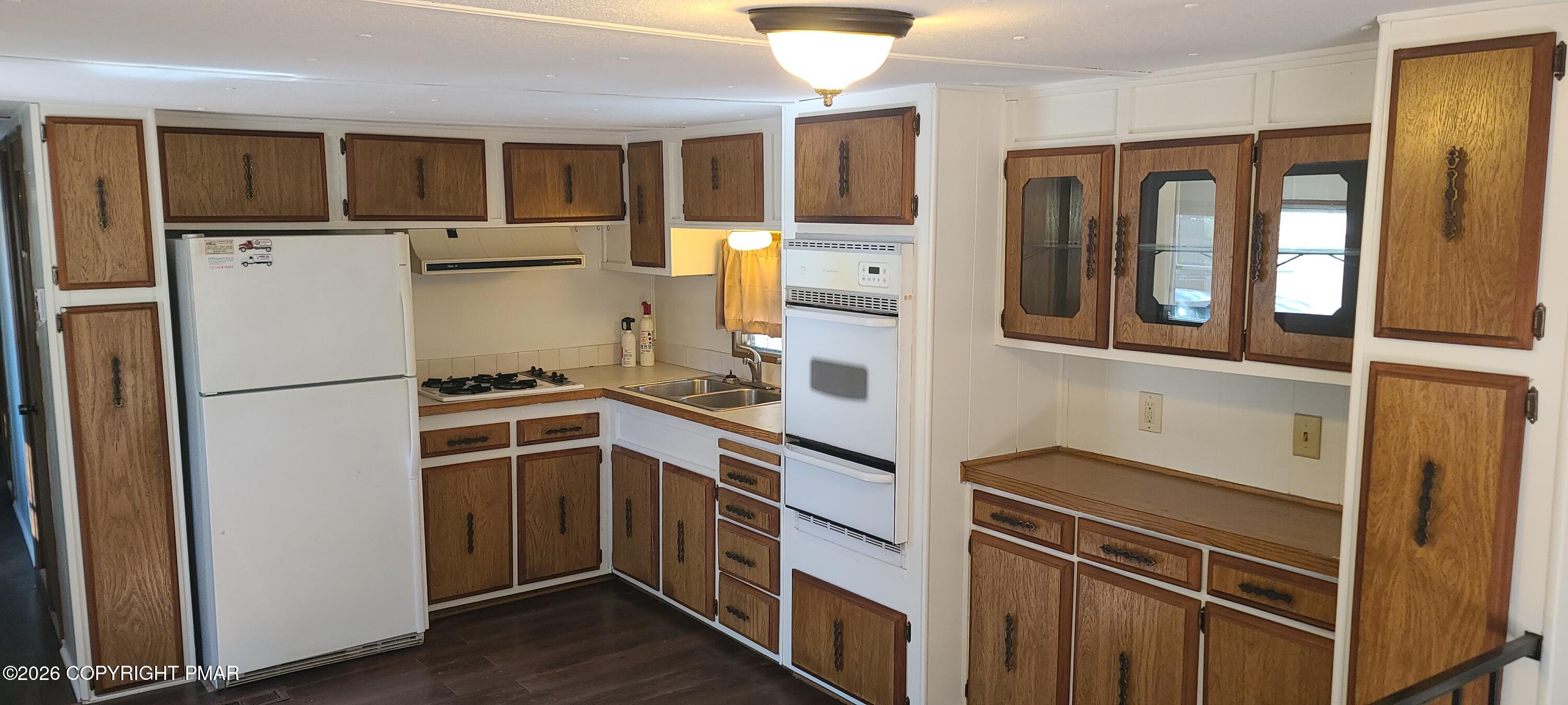 6 Snow Way Albrightsville, PA 18210 - Photo 2 of 7 Kitchen
