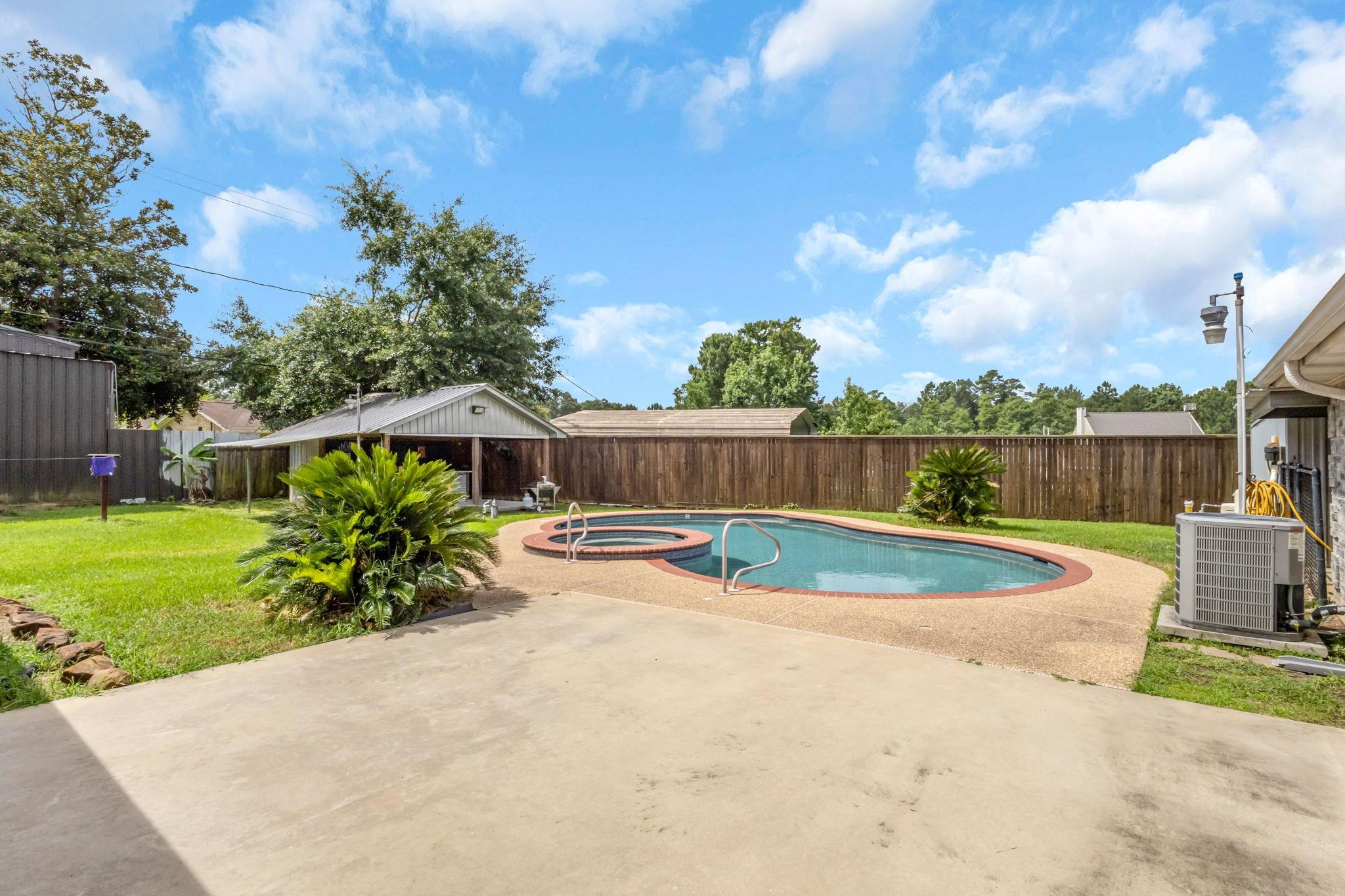 2275 Belfast Way Vidor, TX 77662 - Photo 32 of 45