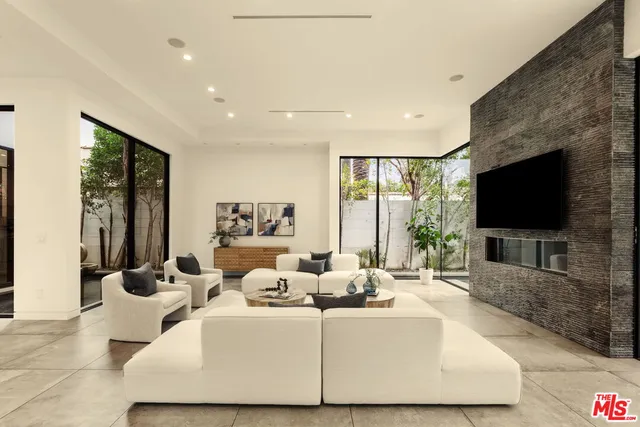 $3,450,000 | 458 South Mansfield Avenue, Los Angeles, CA 90036