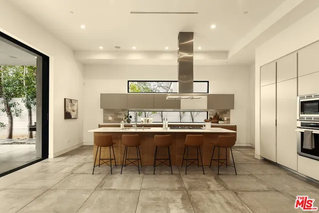 $3,450,000 | 458 South Mansfield Avenue, Los Angeles, CA 90036