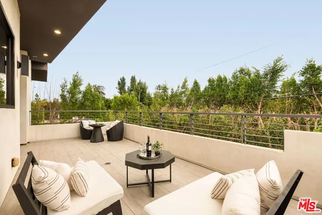 $3,450,000 | 458 South Mansfield Avenue, Los Angeles, CA 90036