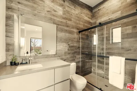 $3,450,000 | 458 South Mansfield Avenue, Los Angeles, CA 90036