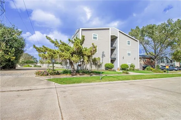 $1,600 | 2800 Steamship Circle, Unit 1C, New Orleans, LA 70123