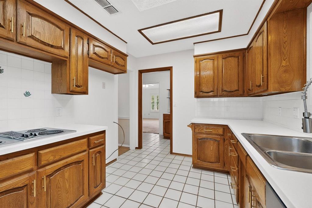 180 Annetta Road Willow Park, TX 76087 - Photo 13 of 39