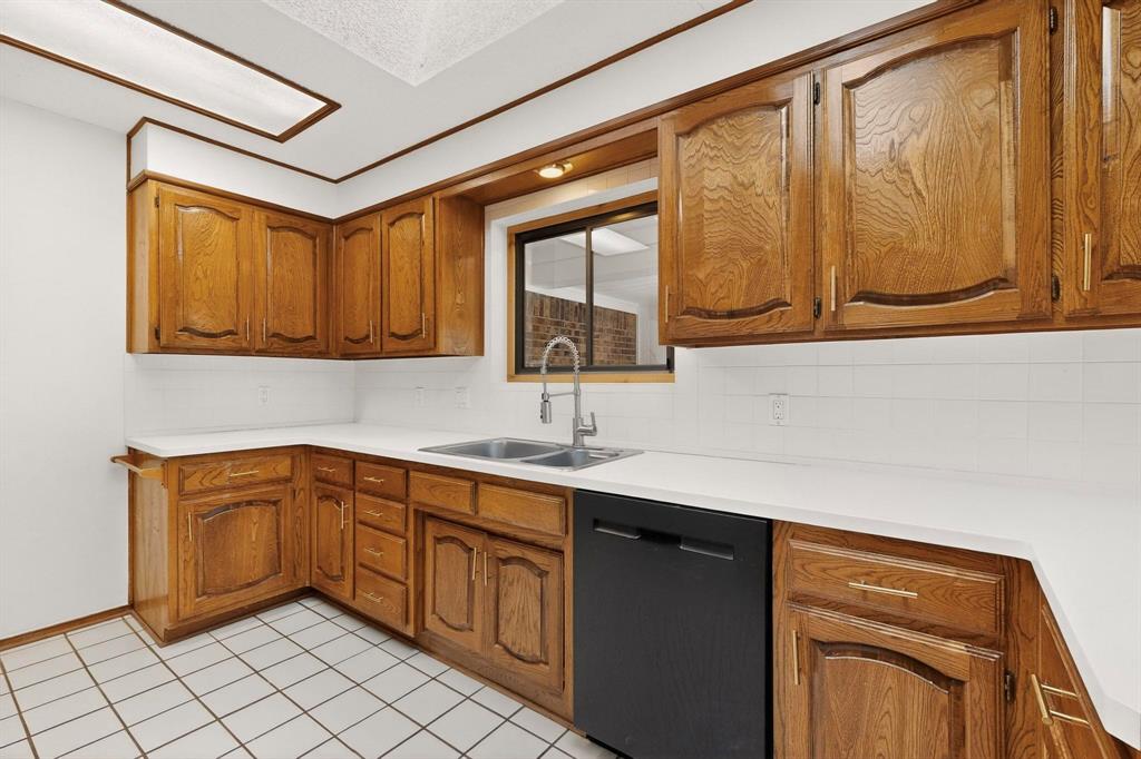 180 Annetta Road Willow Park, TX 76087 - Photo 14 of 39