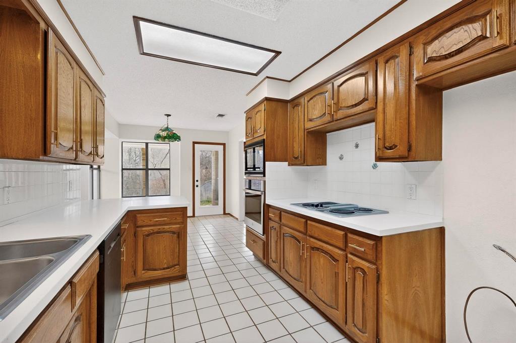 180 Annetta Road Willow Park, TX 76087 - Photo 15 of 39