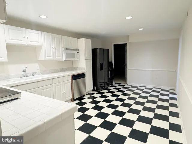 $1,850 | 12720 Knightsbridge Drive, Woodbridge, VA 22192