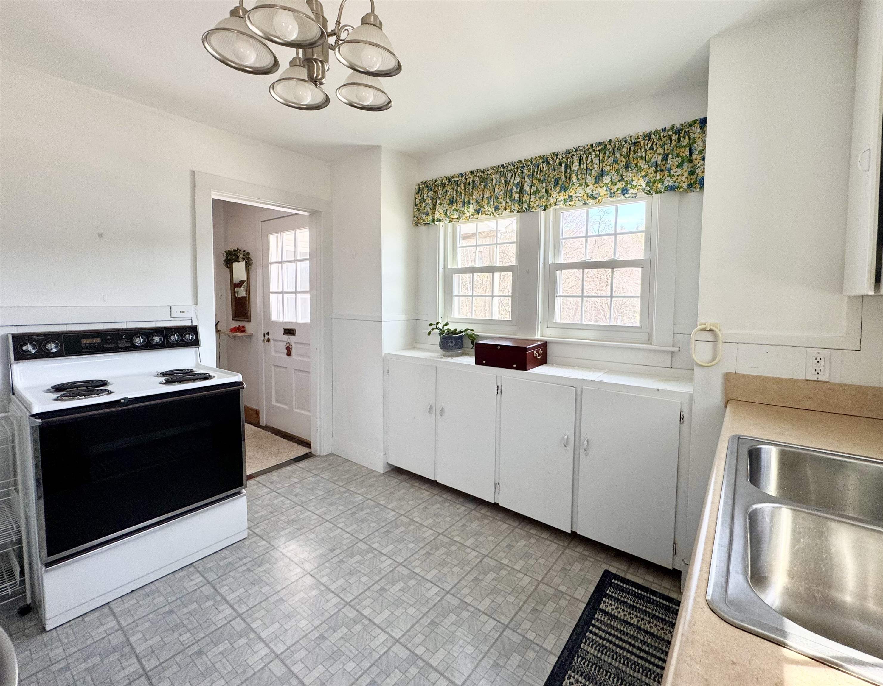 52 Litchfield Street Springfield, VT 05156 - Photo 8 of 25