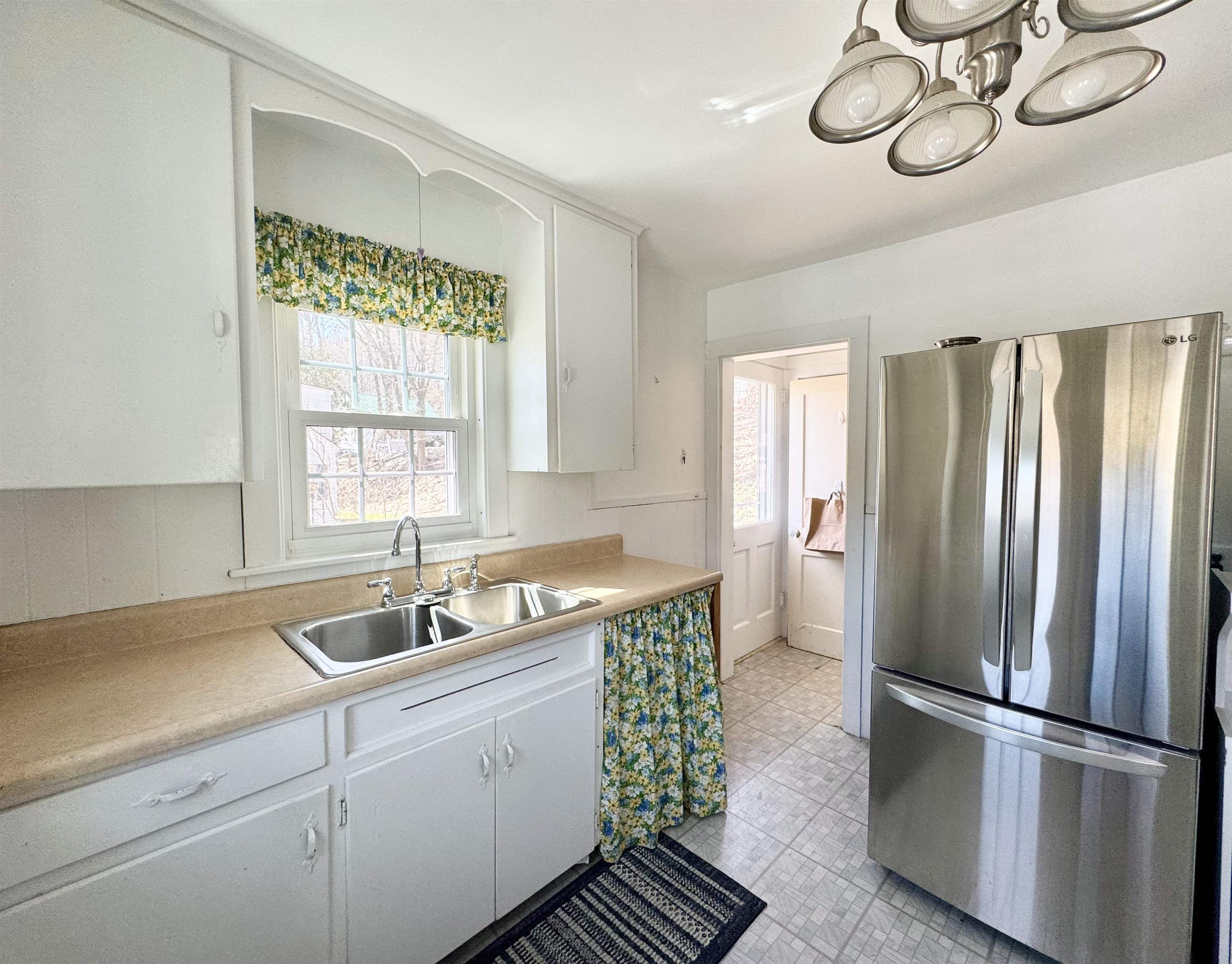 52 Litchfield Street Springfield, VT 05156 - Photo 9 of 25