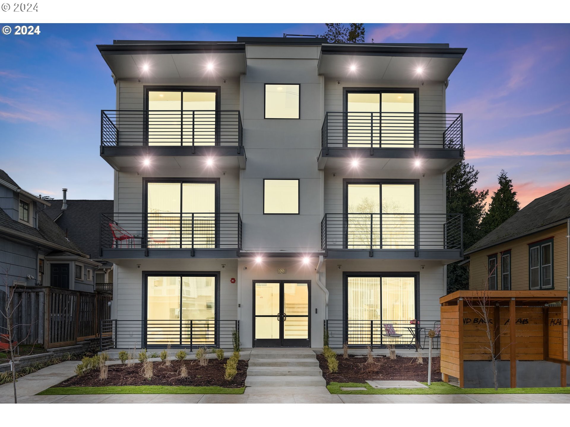 121 North Going St Unit 202