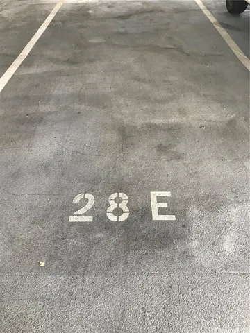 $2,900 | 990 Ala Nanala Street, Unit 33C, Honolulu, HI 96818