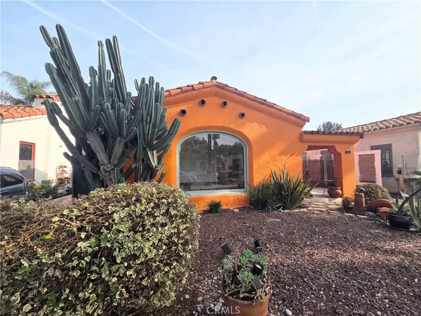 $3,900 | 2068 San Francisco Avenue, Long Beach, CA 90806
