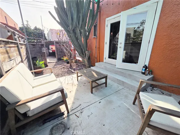 $3,900 | 2068 San Francisco Avenue, Long Beach, CA 90806