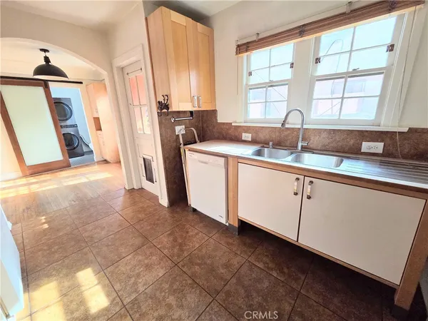 $3,900 | 2068 San Francisco Avenue, Long Beach, CA 90806