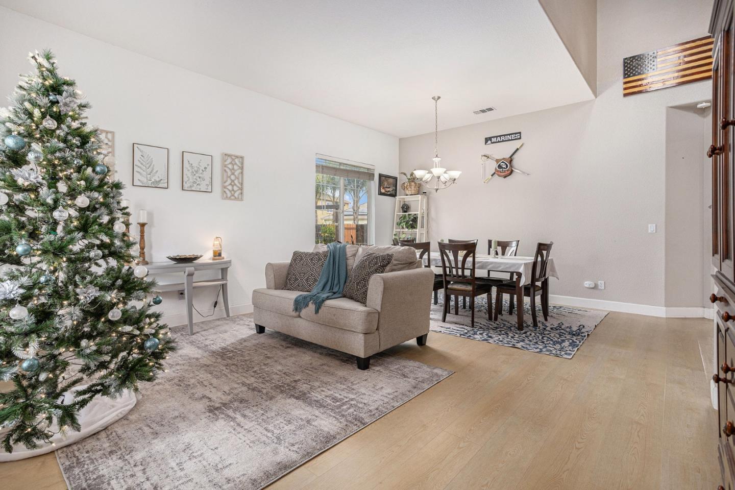 130 Ridge Crest Court Oakley, CA 94561 - Photo 6 of 59 a living room with furniture and a flower pot