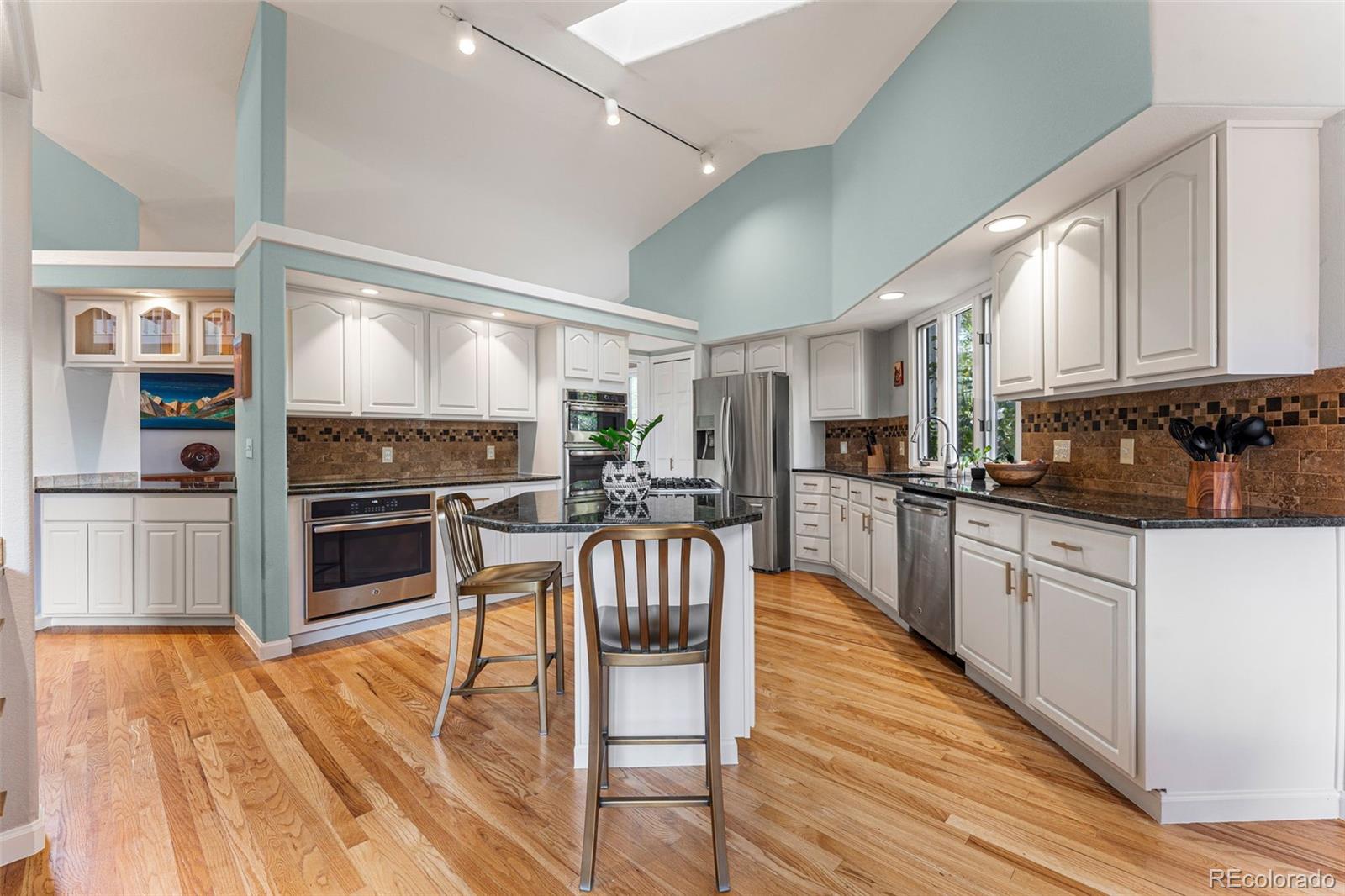 2231 Summitview Drive Longmont, CO 80504 - Photo 14 of 37