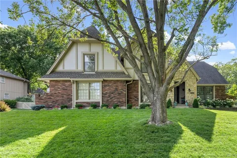 $649,500 | 11920 Windsor Drive, Leawood, KS 66209