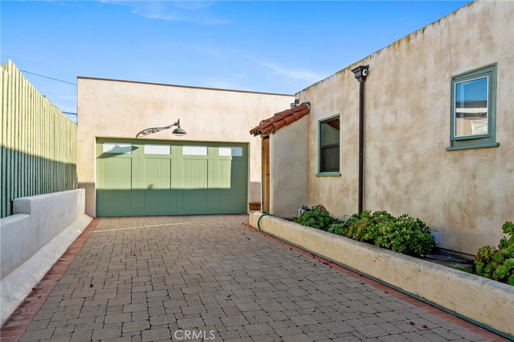 147 Trafalgar Lane San Clemente, CA 92672 - Photo 8 of 37 a view of a back yard of the house
