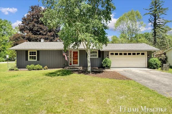 $279,900 | 1239 103rd Avenue, Plainwell, MI 49080