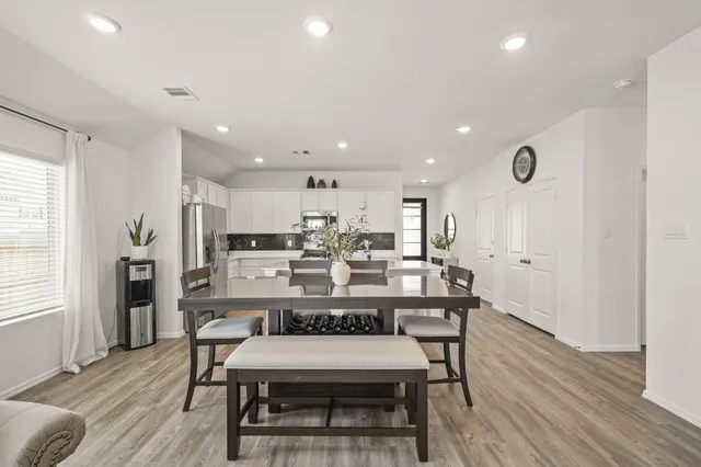 $2,300 | 3019 Live Spgs Way, Rosenberg, TX 77471