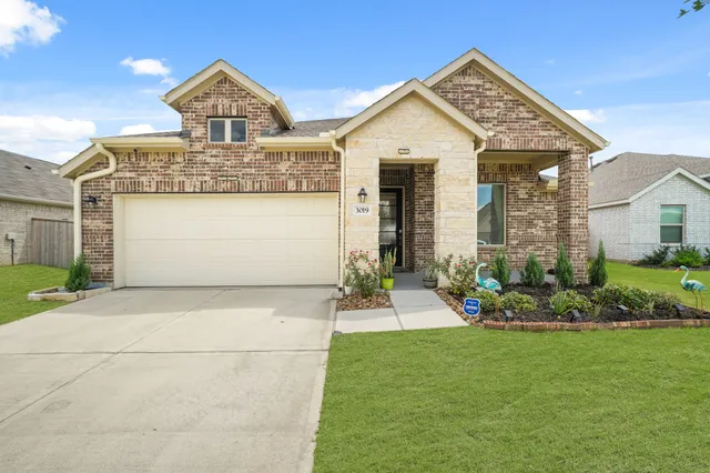 $2,300 | 3019 Live Spgs Way, Rosenberg, TX 77471