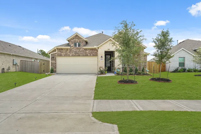 $2,300 | 3019 Live Spgs Way, Rosenberg, TX 77471