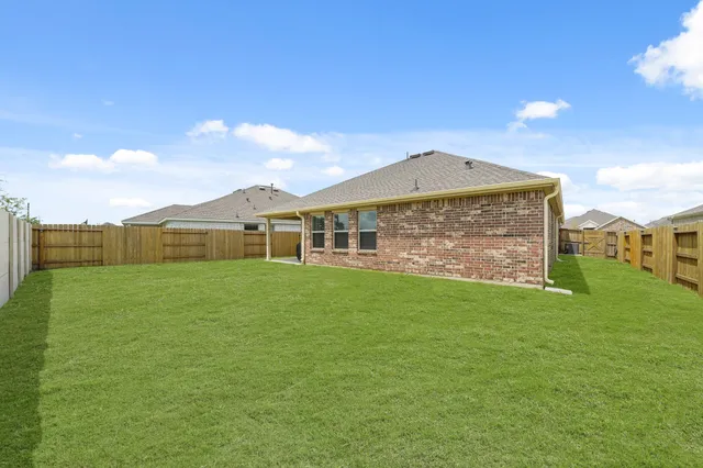 $2,300 | 3019 Live Spgs Way, Rosenberg, TX 77471