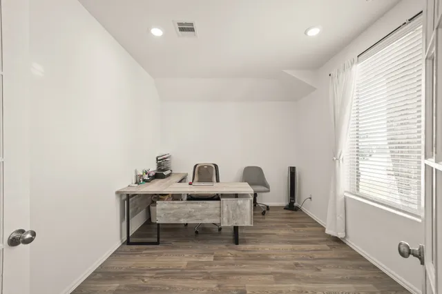 $2,300 | 3019 Live Spgs Way, Rosenberg, TX 77471