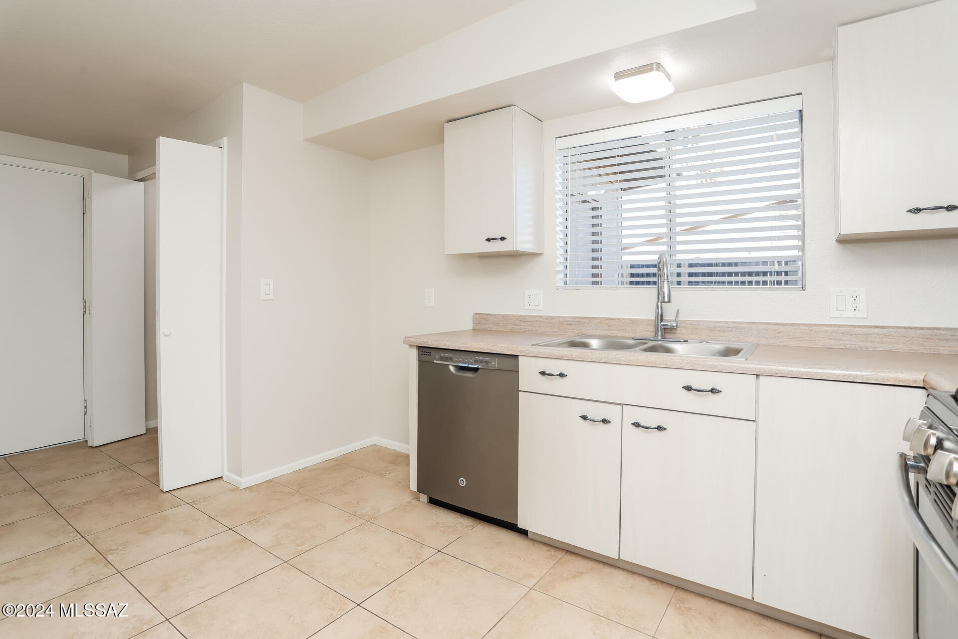 9740 East 3rd Street Tucson, AZ 85748 - Photo 11 of 26