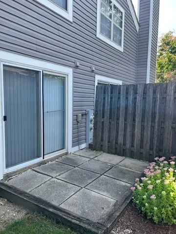 $2,400 | 1226 North Knollwood Drive, Palatine, IL 60067