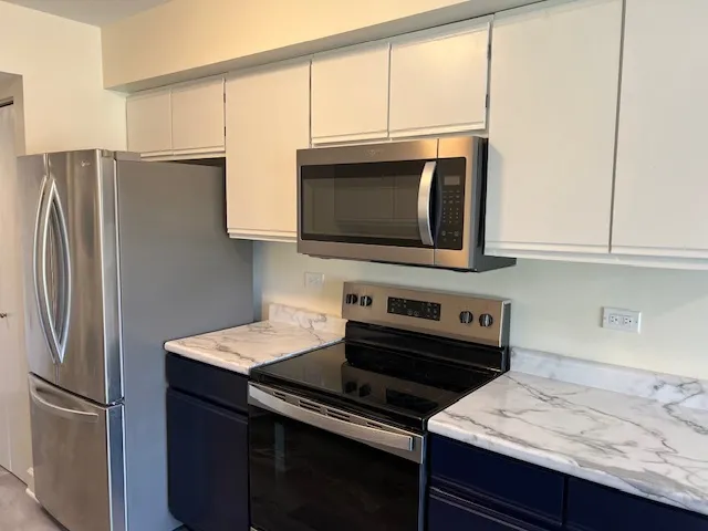 $2,400 | 1226 North Knollwood Drive, Palatine, IL 60067