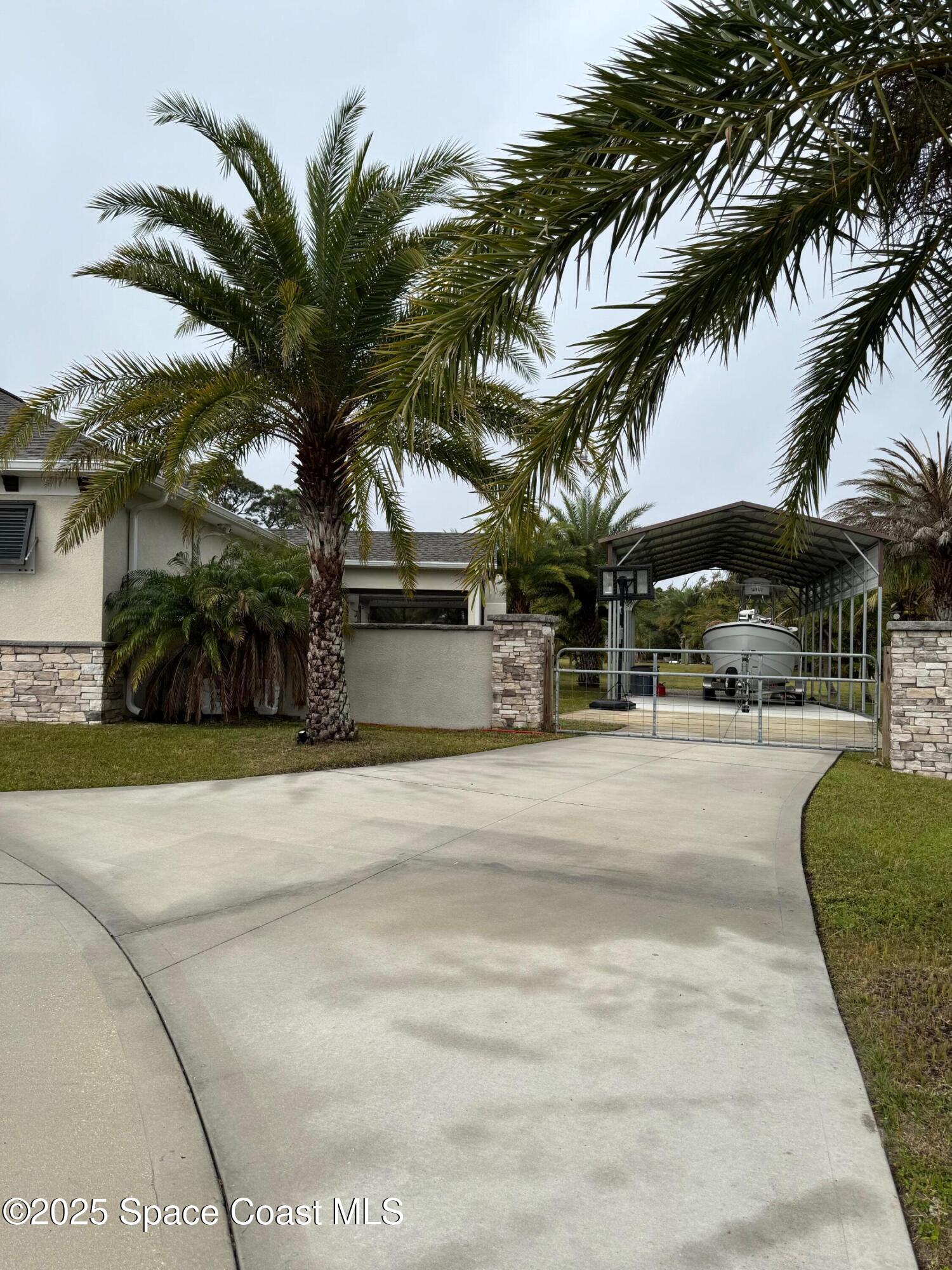 4620 Highway 1 Grant, FL 32949 - Photo 25 of 65 a view of outdoor space with trees