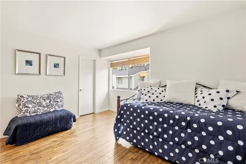 $699,000 | 18150 Andrea Circle South, Unit 1, Northridge, CA 91325