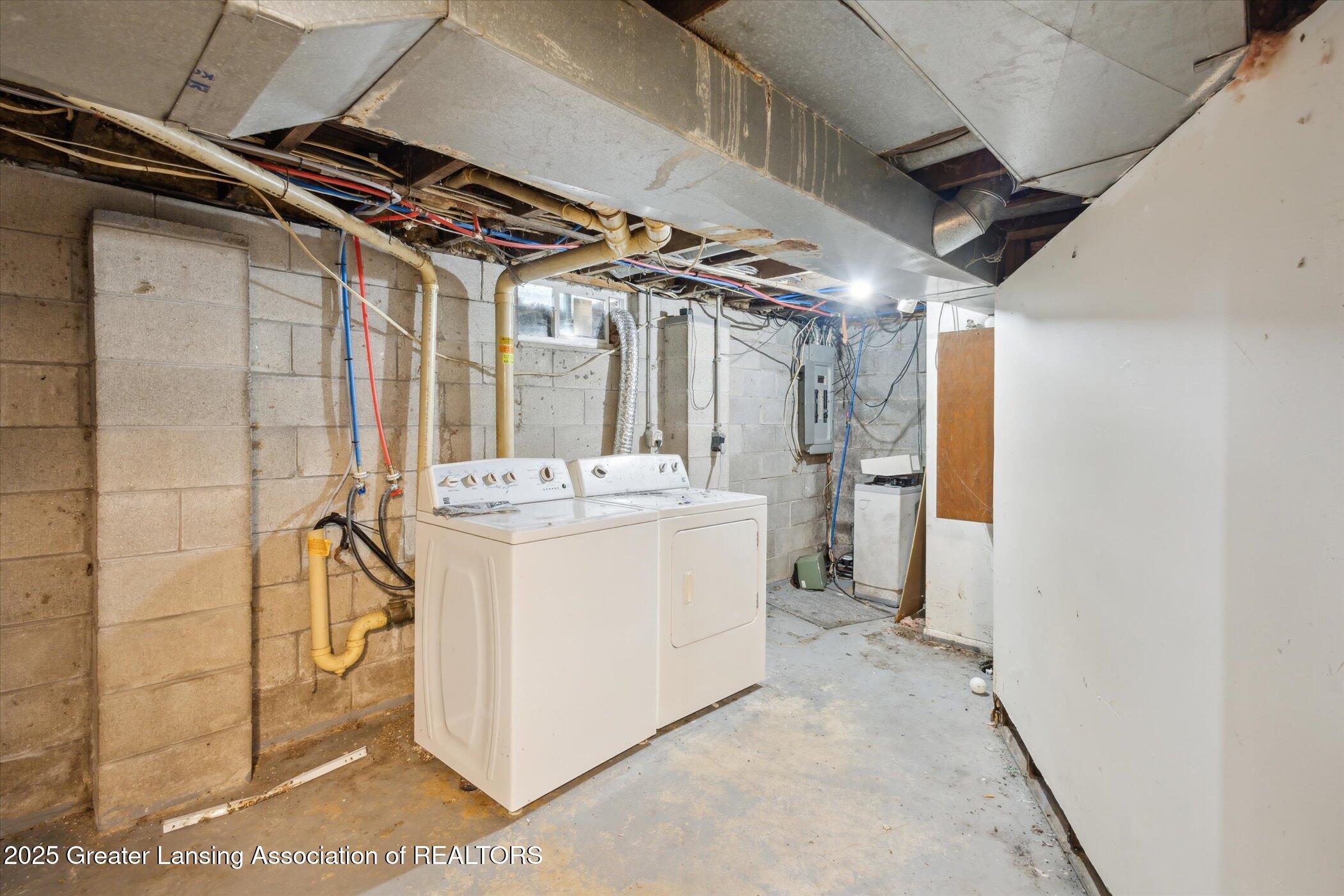 6050 South Waverly Road Lansing, MI 48911 - Photo 31 of 40 34-6050-S-Waverly-Rd-Lansing-MI-48911-Wi