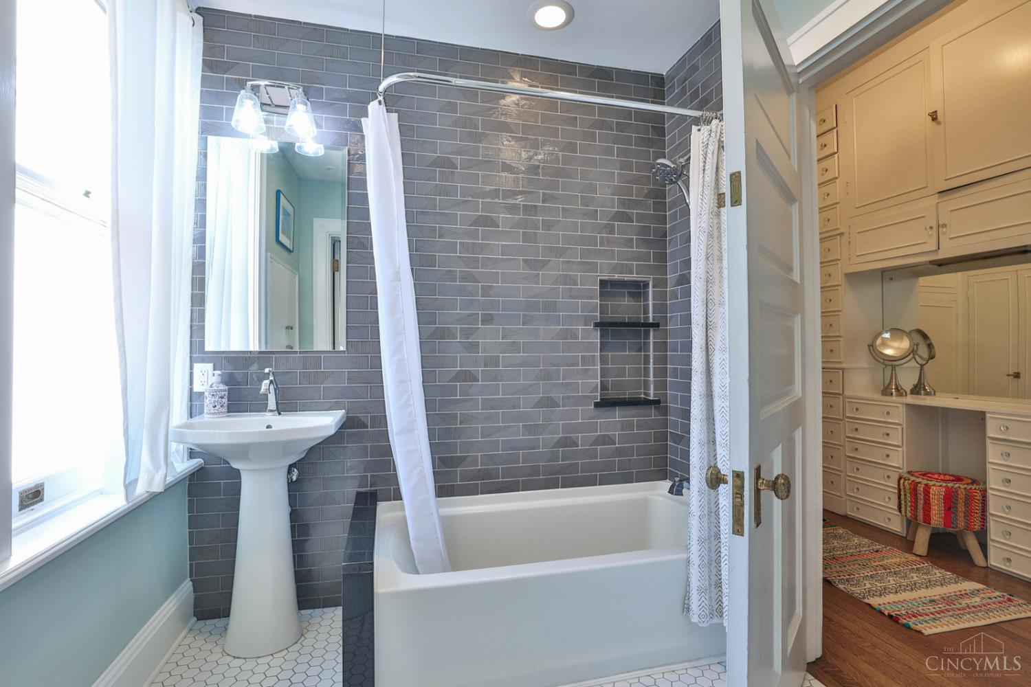 320 Reily Road Wyoming, OH 45215 - Photo 25 of 99