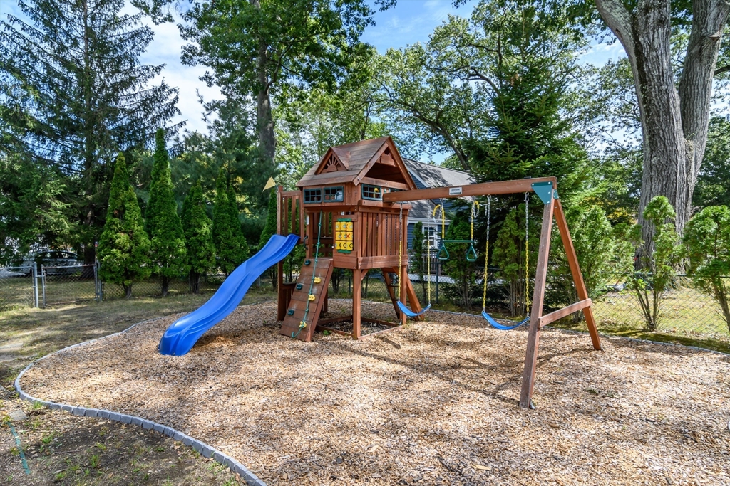 13 Cooper Road Natick, MA 01760 - Photo 27 of 31