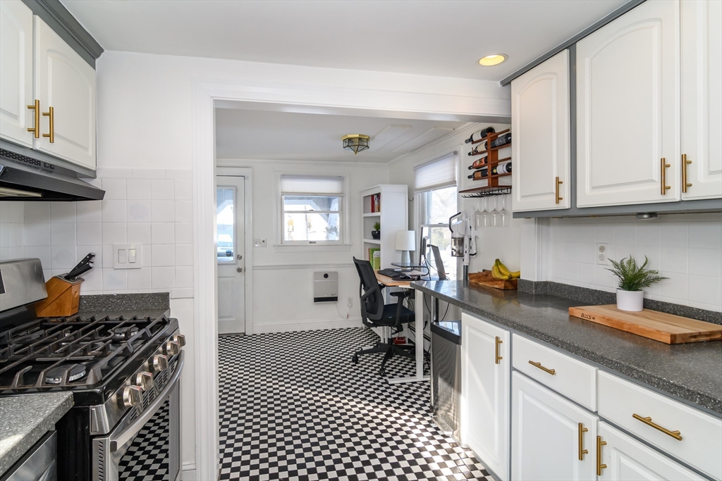 13 Cooper Road Natick, MA 01760 - Photo 5 of 31