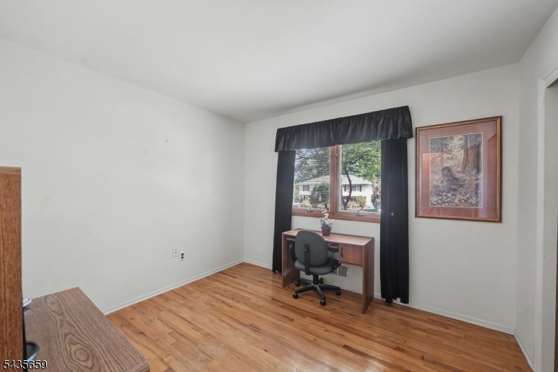 68 Yellow Brick Road Wayne, NJ 07470 - Photo 11 of 27