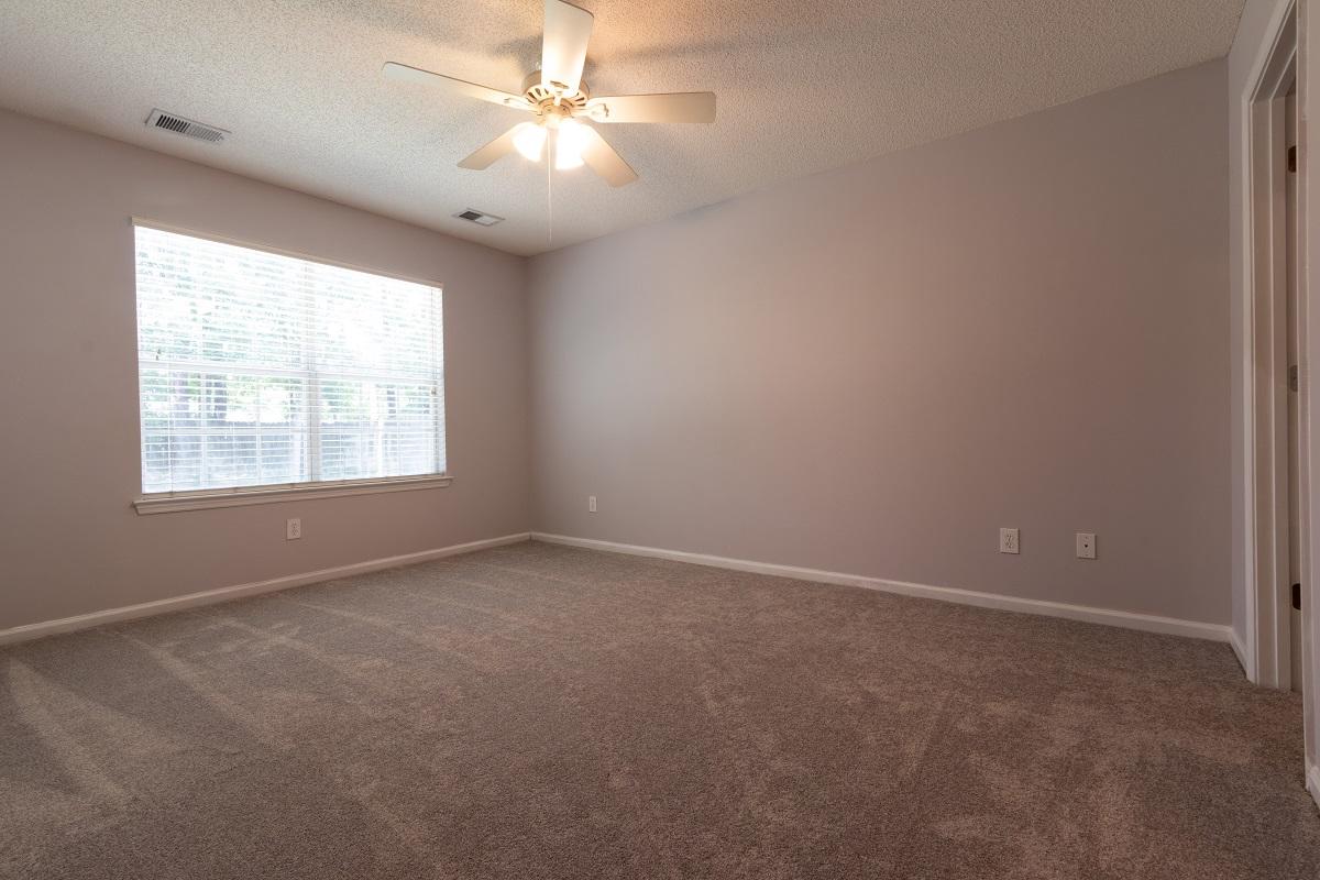 327 Dunning Road Summerville, SC 29486 - Photo 5 of 27 IMG_5693