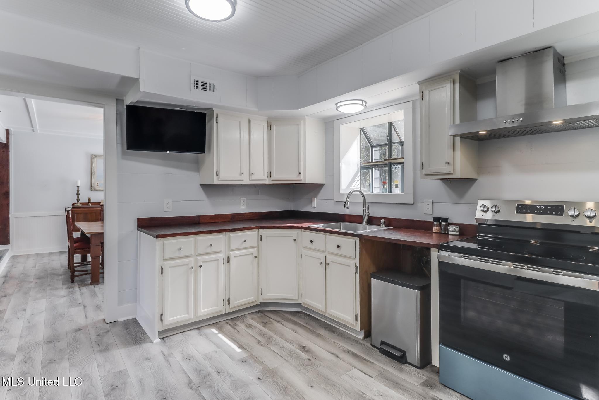 12778 Tiffany Lane Biloxi, MS 39532 - Photo 11 of 40 IMG_1360