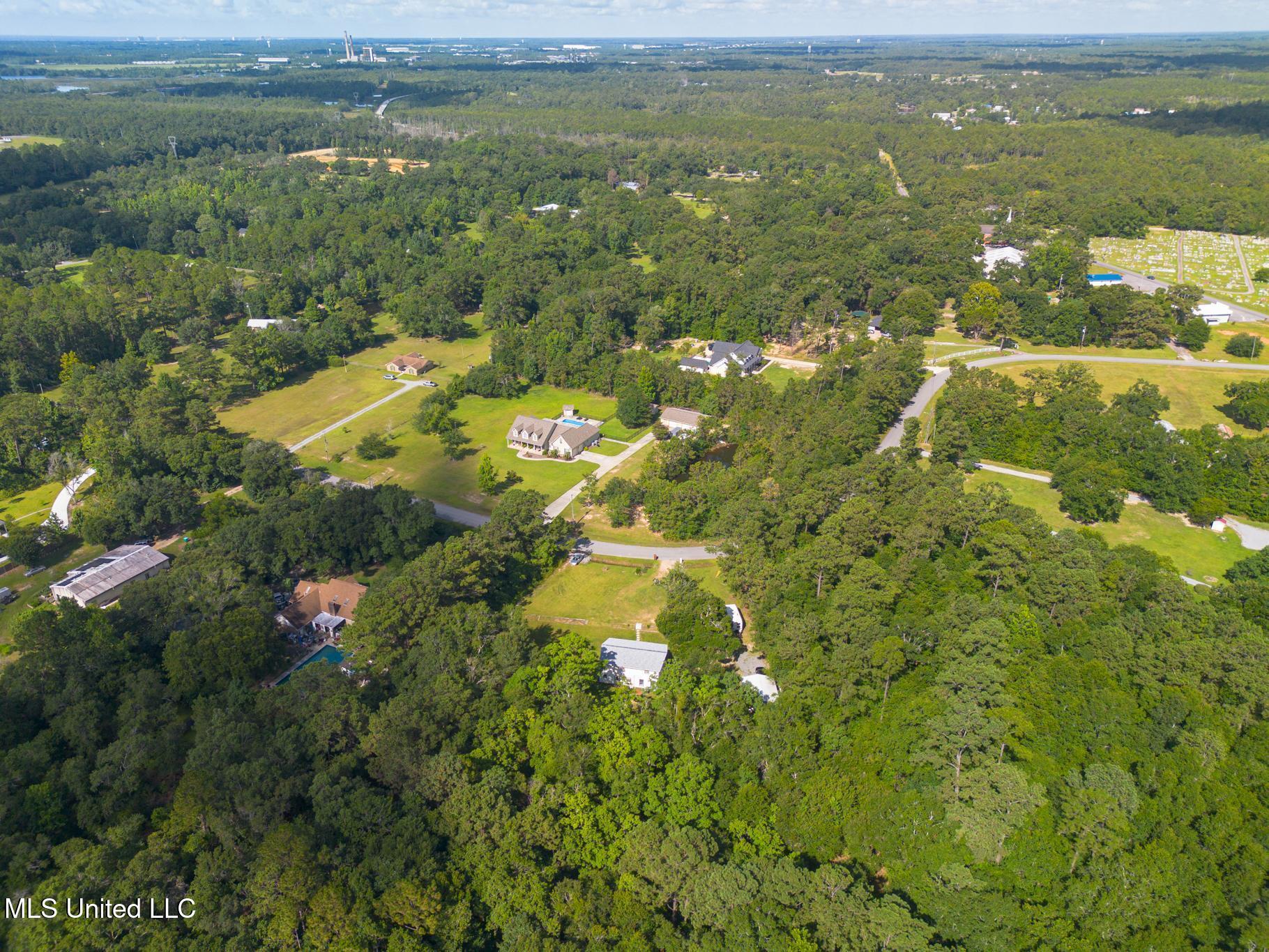 12778 Tiffany Lane Biloxi, MS 39532 - Photo 2 of 40 10-7