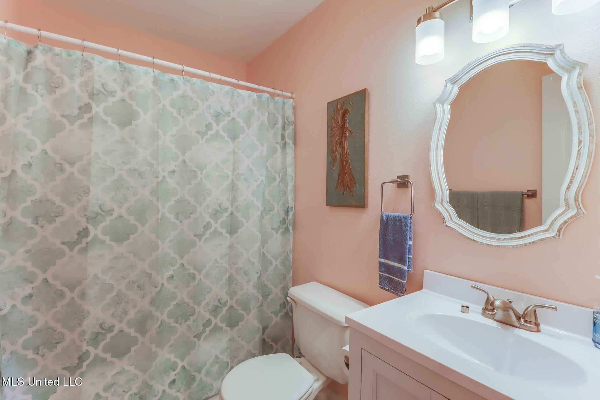 12778 Tiffany Lane Biloxi, MS 39532 - Photo 24 of 40 hall bath